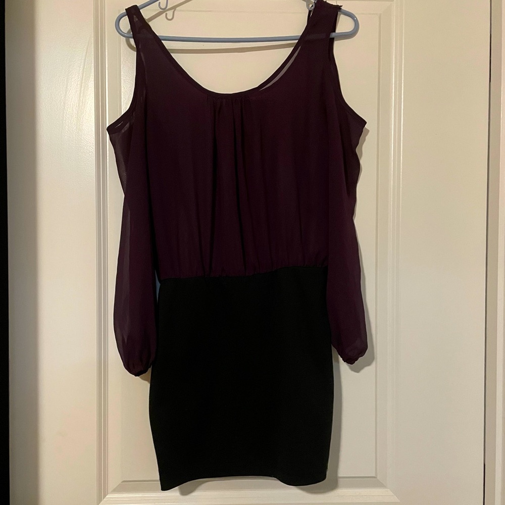 Cut-out shoulder Dress